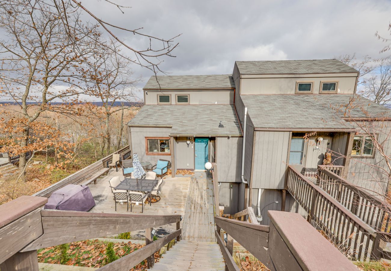 House in Tannersville - Cozy Modern Camelback House